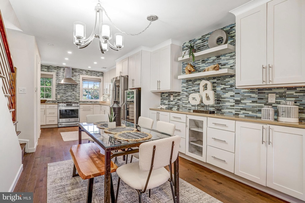 745 10th St SE, Washington, DC 20003 - photo 1