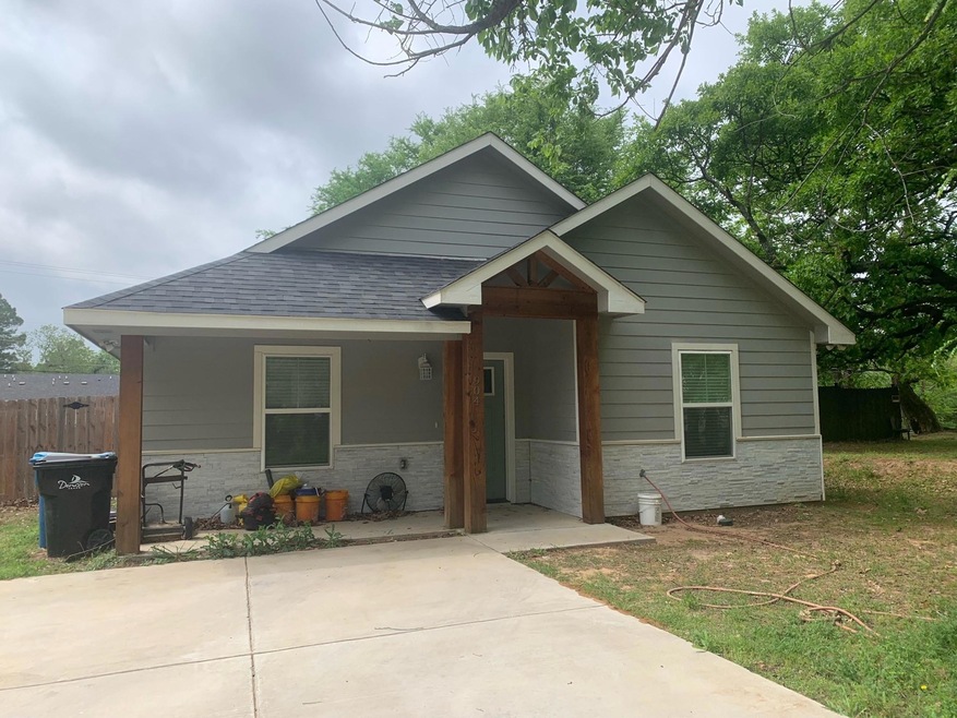904 Rice St, Denison, TX 75020 - photo 1