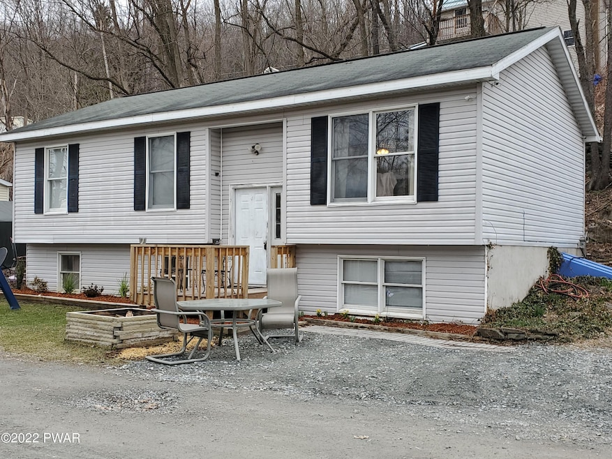 20 Settlers Village, Hawley, PA 18428 - photo 1
