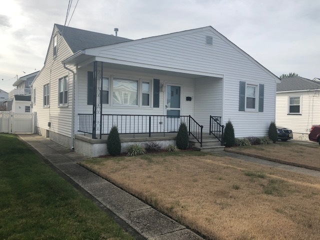 108 W Toledo Ave, Wildwood, NJ 08260 - photo 1