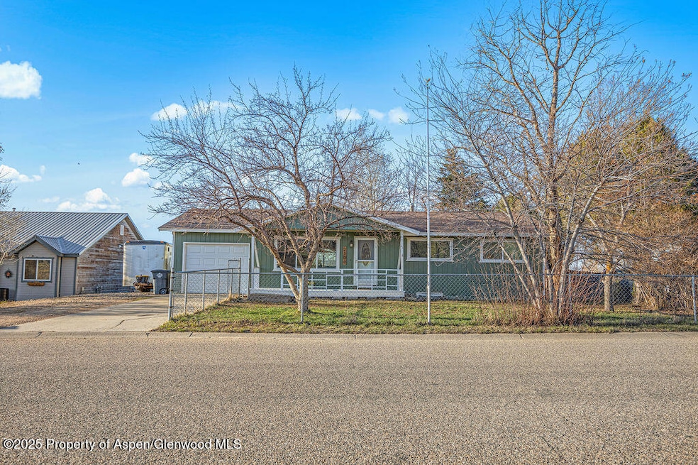 2100E.9th-60