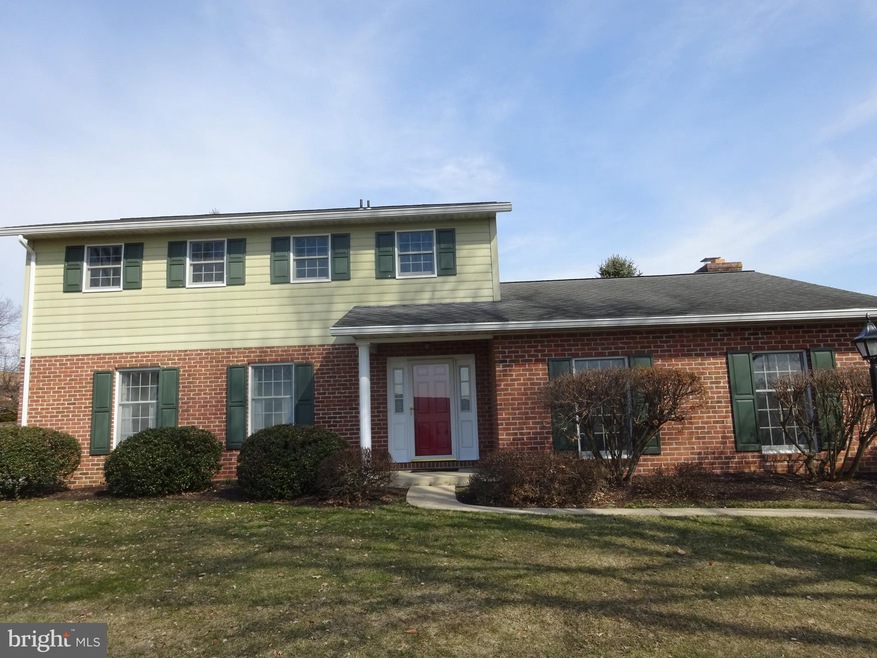 435 Catherine St, Greencastle, PA 17225 - photo 1