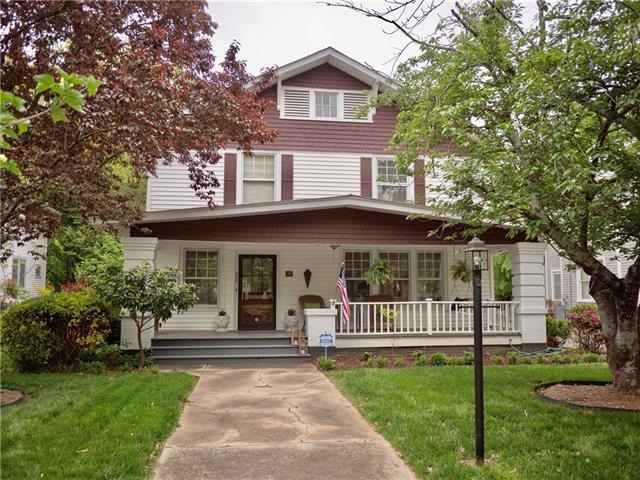 425 Walnut St, Statesville, NC 28677 - photo 1