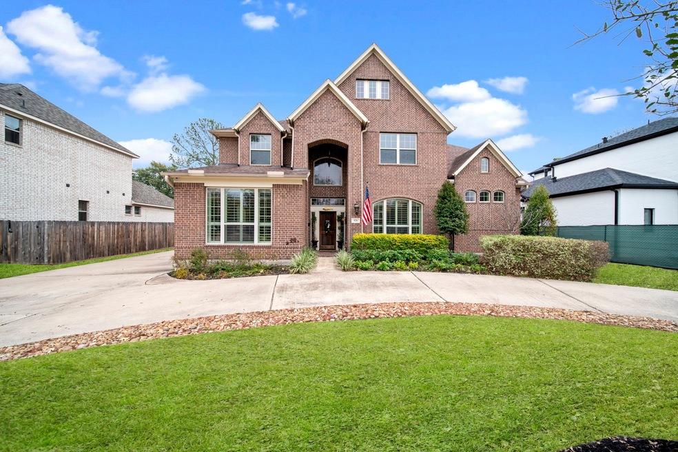 426 N Wilcrest Dr, Houston, TX 77079 - photo 1