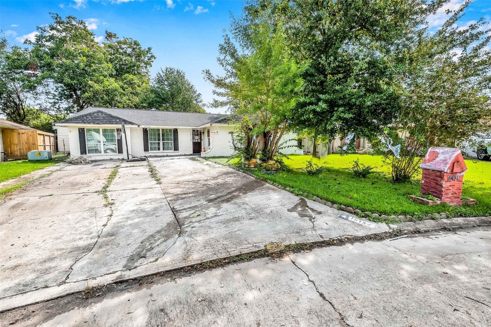 10134 Scotsbrook Dr, Houston, TX 77038 - photo 1