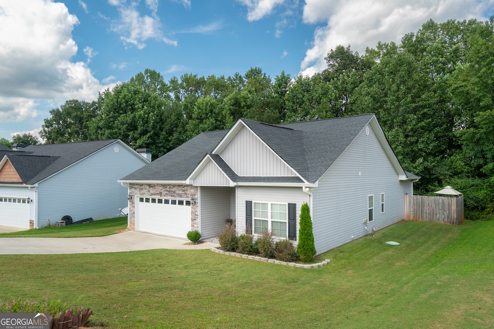 318 Highland Pointe Dr, Alto, GA 30510 - photo 1