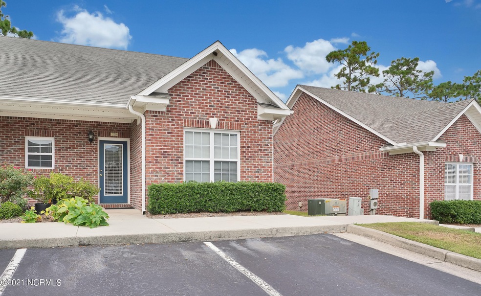 320HibiscusWay-02