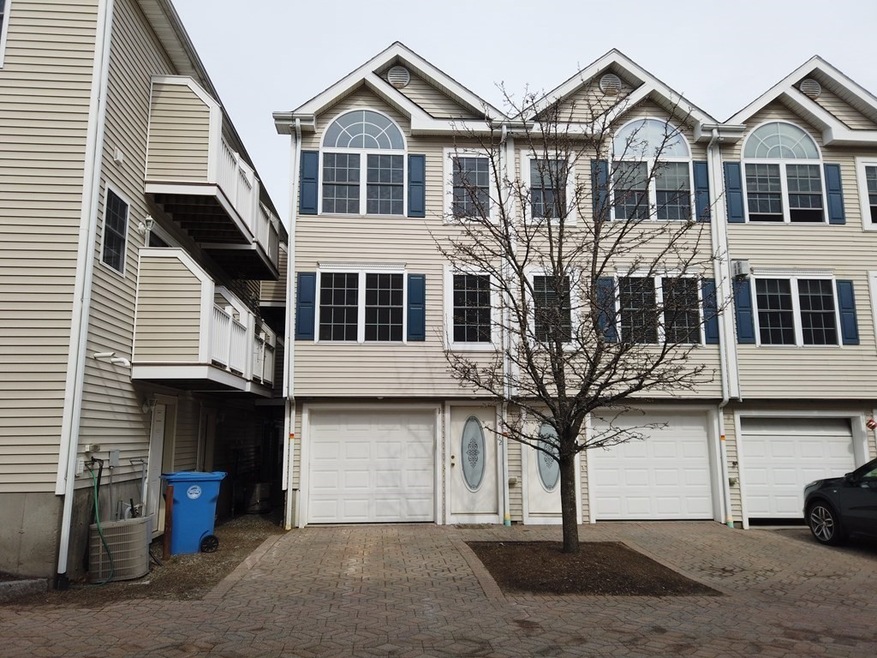 47 Alder St unit 22, Waltham, MA 02453 - photo 1