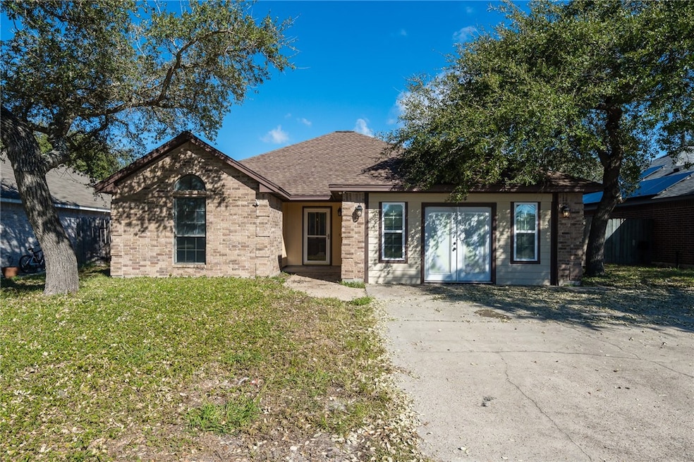 2244 Balboa Dr, Ingleside, TX 78362 - photo 1