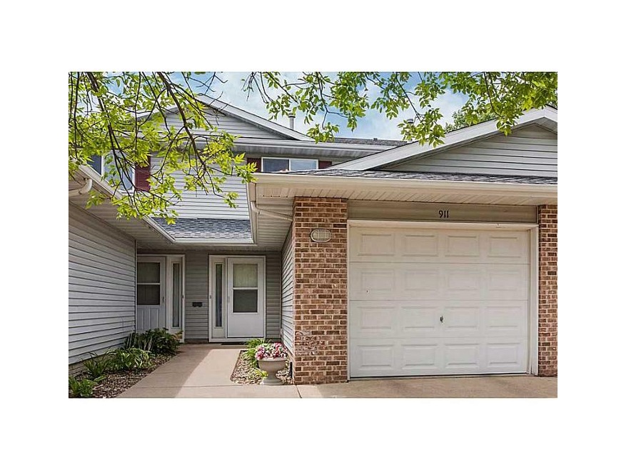 911 Grand Avenue Ct unit 911, Marion, IA 52302 - photo 1