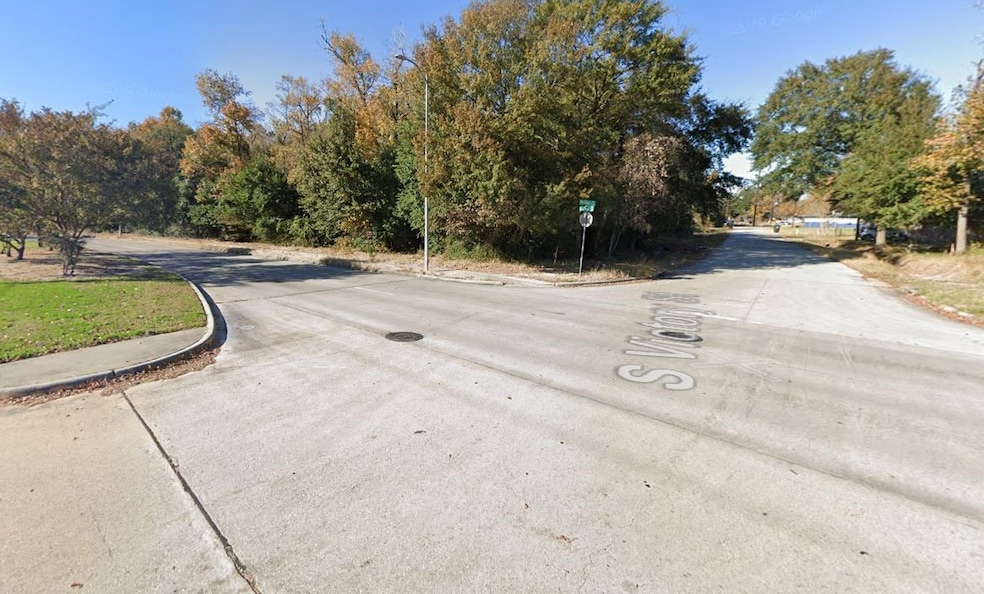 000 N Victory Dr, Houston, TX 77088 - photo 1