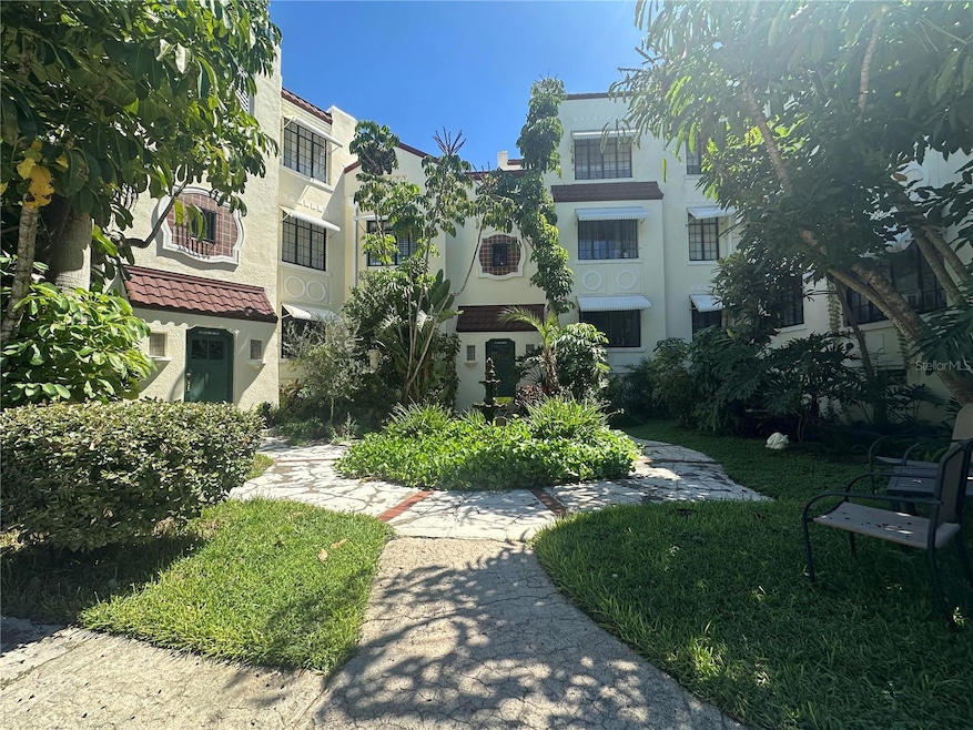 210 N 17th St W unit 15, Bradenton, FL 34205 - photo 1