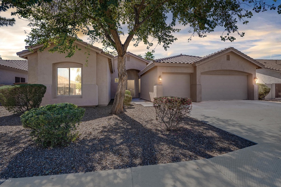 2295 E La Costa