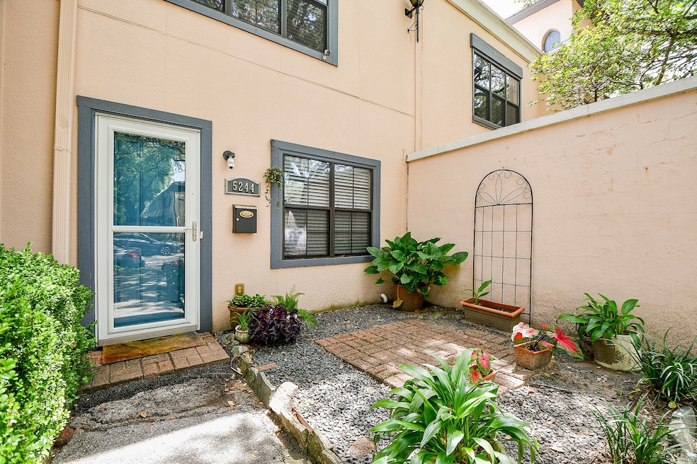 Welcome to this charming entryway with a glass doo