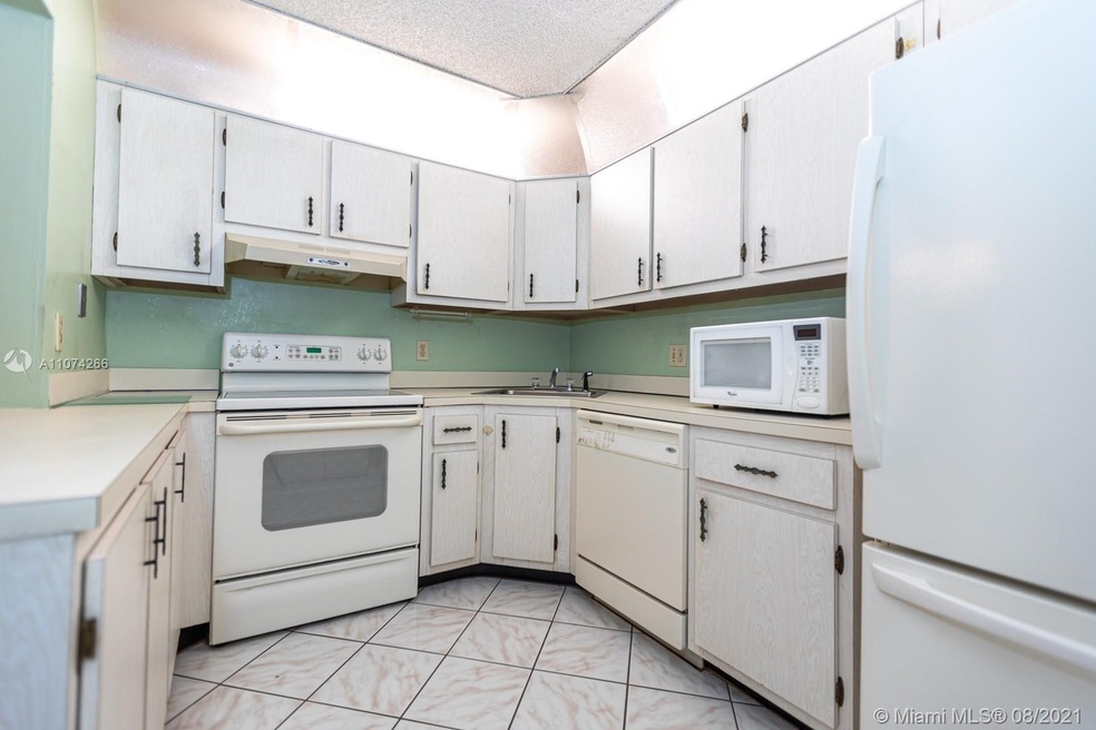 109 Lake Pine Cir unit D-1, Greenacres, FL 33463 - photo 1