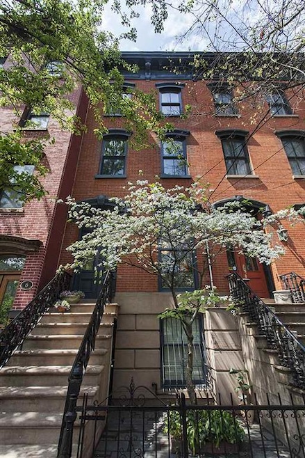 8 W Hamilton Place, Jersey City, NJ 07302 - photo 1