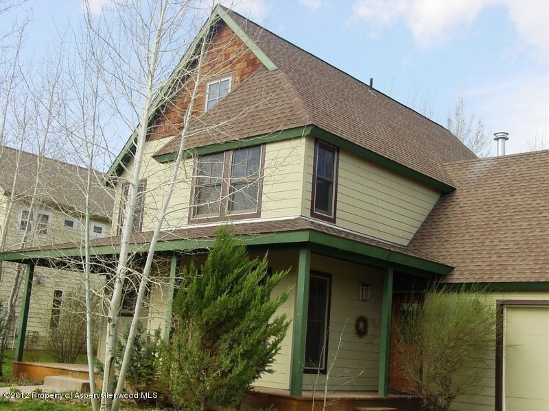 Blunt_Home_Spring_photos_002