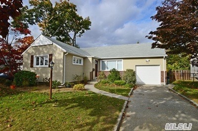 746 Cornell Rd, Franklin Square, NY 11010 - photo 1