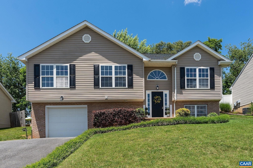 567 Edwardian Ln, Waynesboro, VA 22980 - photo 1