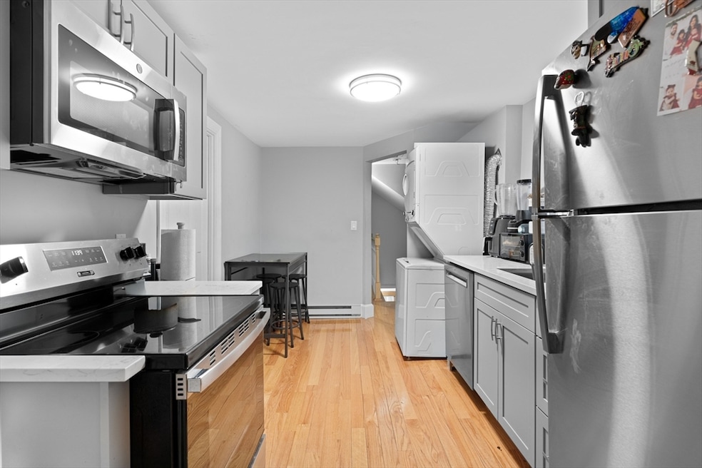 7 Vining Ct unit 2, Woburn, MA 01801 - photo 1