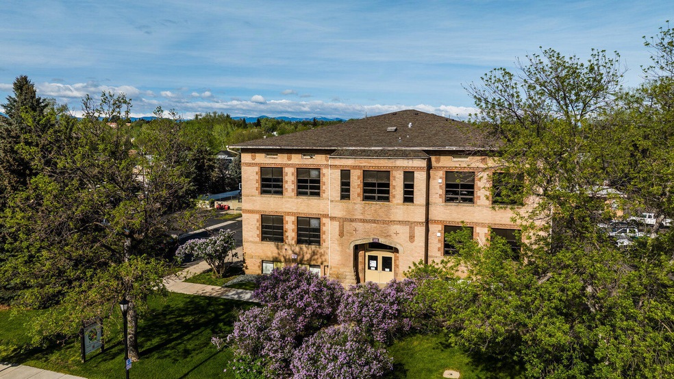 MAIN PHOTO