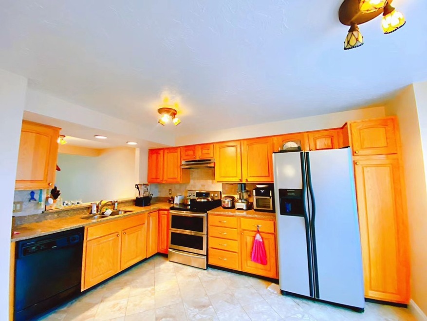 1016 Pleasant St unit 44, East Weymouth, MA 02189 - photo 1