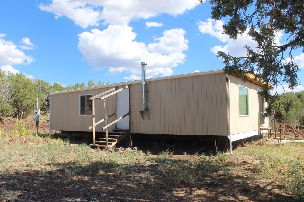 690 W Mount Royal, Ash Fork, AZ 86320 - photo 1