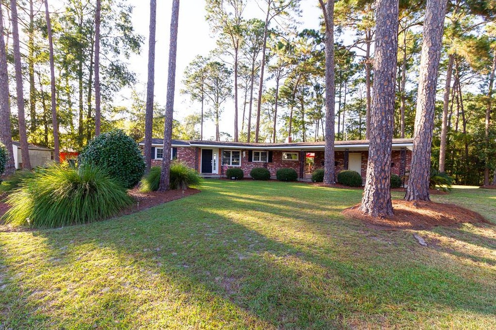 268 Silver Lake Cir, Sylvester, GA 31791 - photo 1