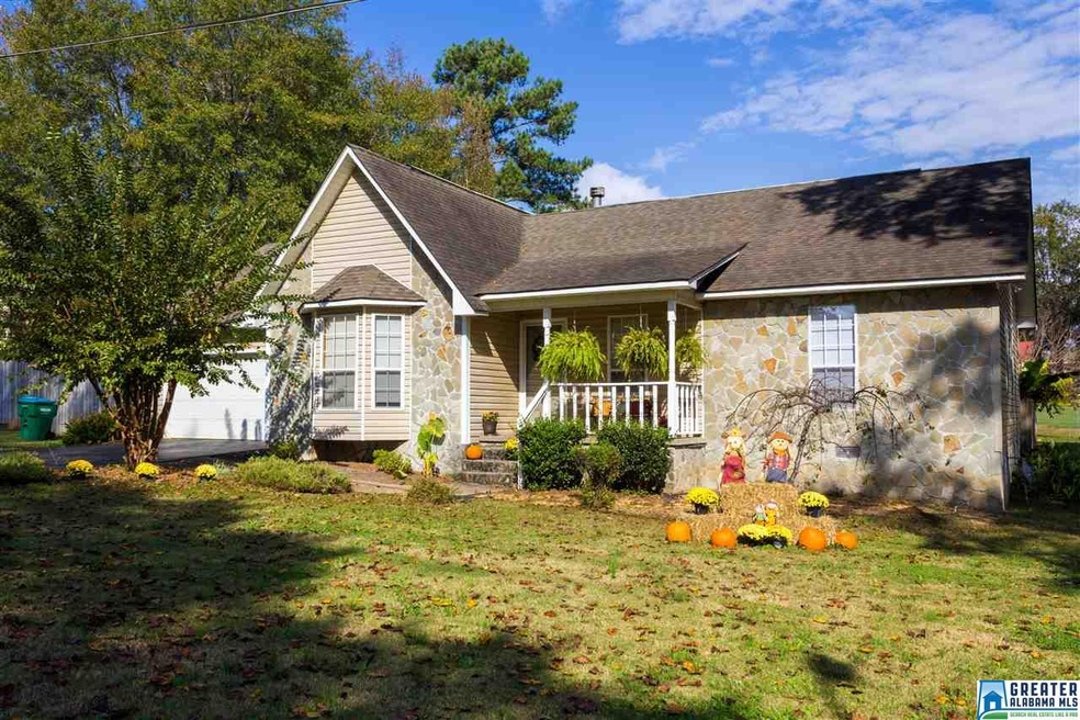 Welcome home to peace and quiet! 111 Hendricks St.