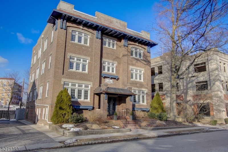 15 The Crescent unit 3, Montclair, NJ 07042 - photo 1