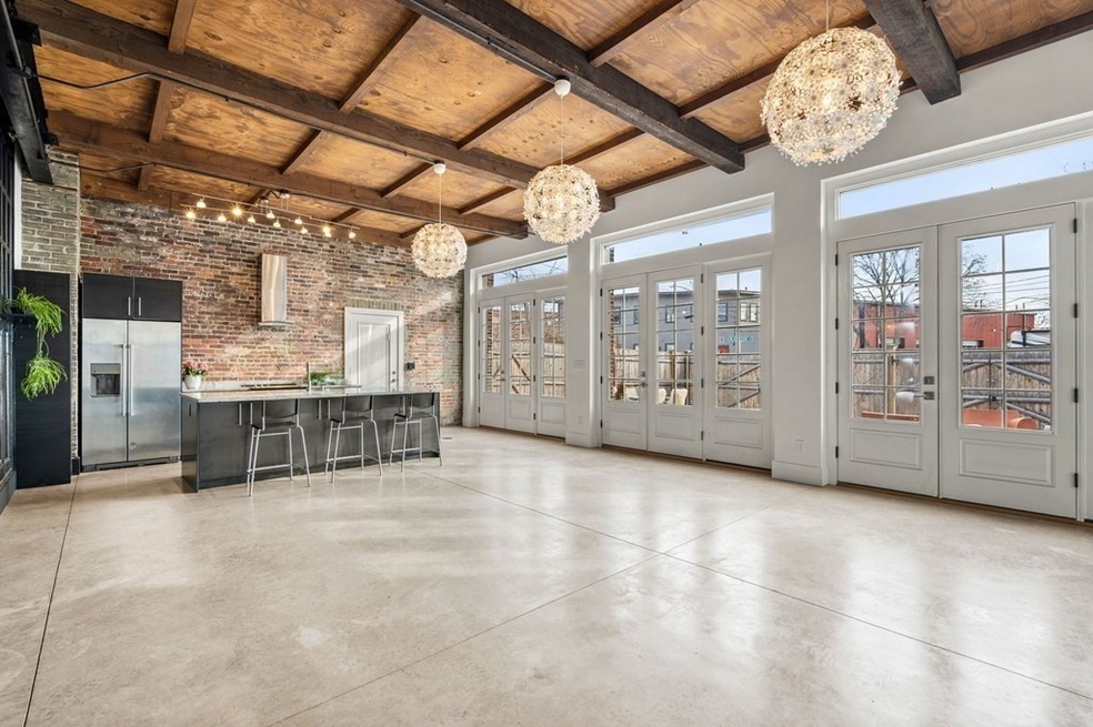 114 Margin St unit 2, Salem, MA 01970 - photo 1