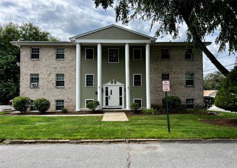 2060 Mineral Spring Ave unit 6, North Providence, RI 02911 - photo 1