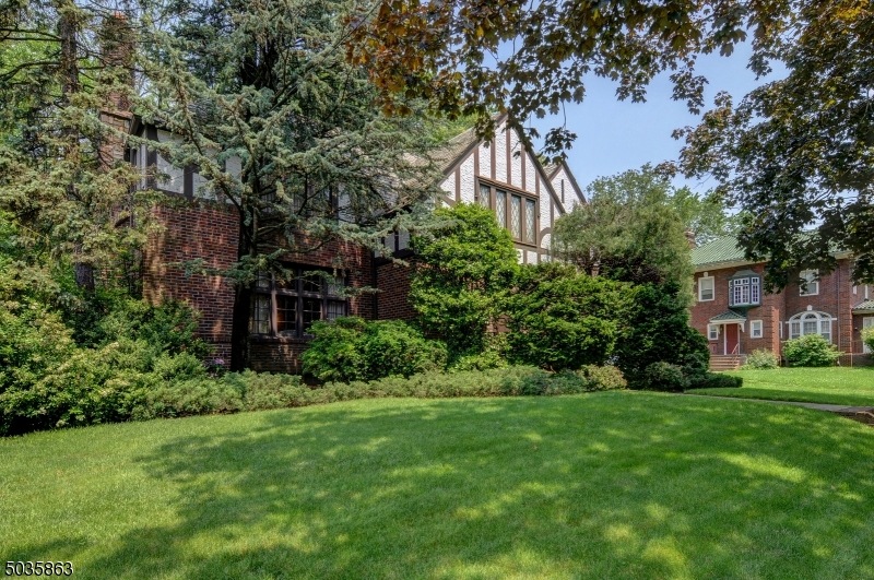 15 Denman Place, Elizabeth, NJ 07208 - photo 1