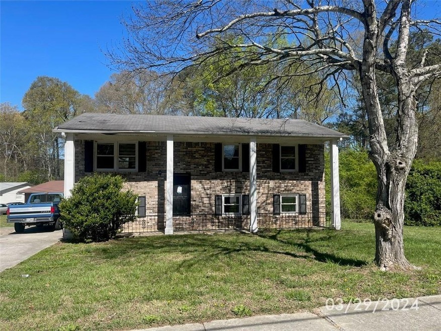 2859 Carriage Ln, Atlanta, GA 30349 - photo 1