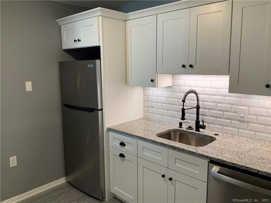 887 Farmington Ave unit 1G, West Hartford, CT 06119 - photo 1