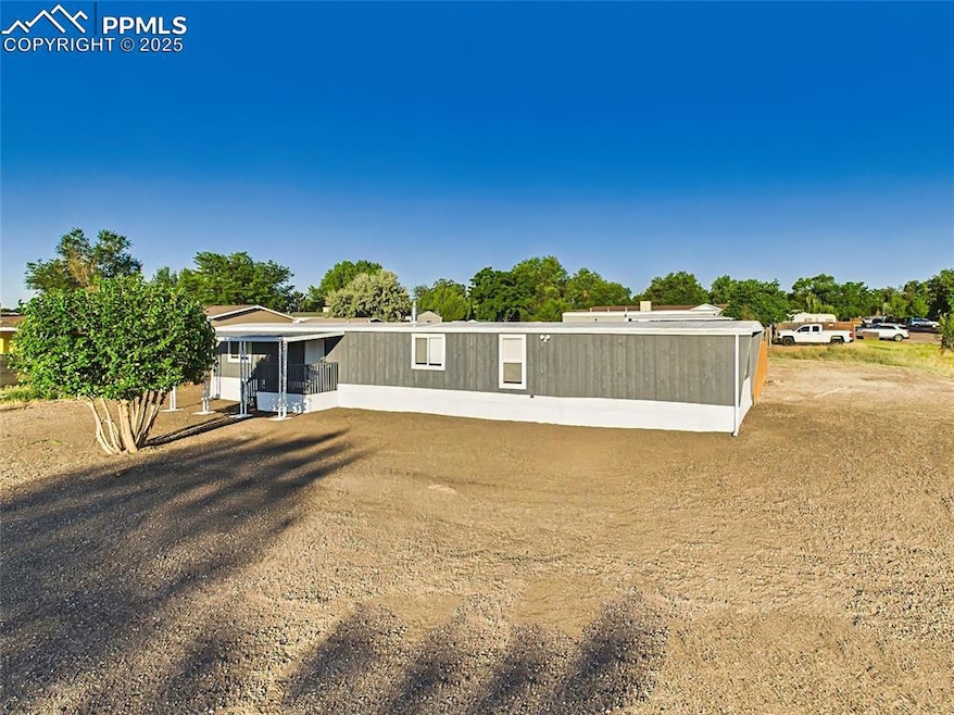 192 E Kipling Dr, Pueblo, CO 81007 - photo 1