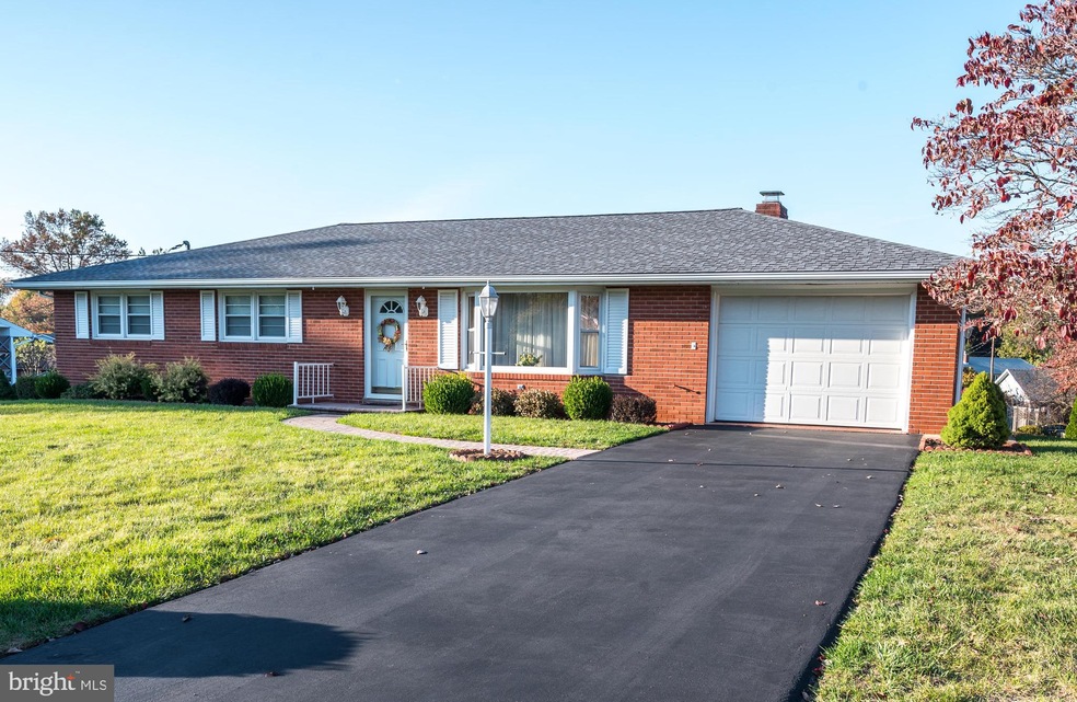 13453 Meadowview Ave, Waynesboro, PA 17268 - photo 1