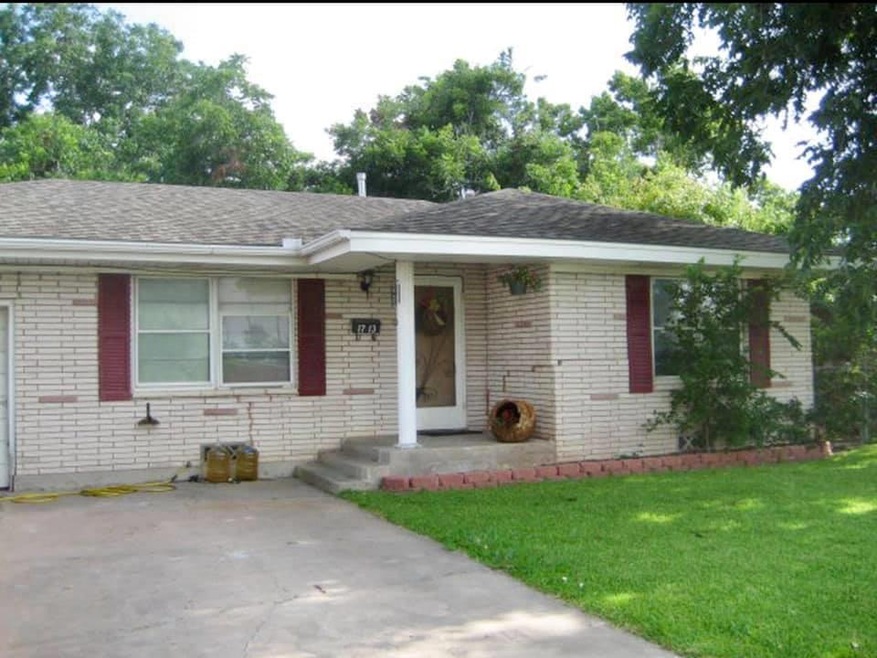 1713 13th St, Bay City, TX 77414 - photo 1