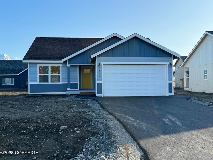 Front pic - 1057 E Mountain Peak Loop