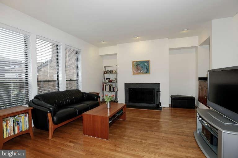 5305 Strathmore Ave, Kensington, MD 20895 - photo 1