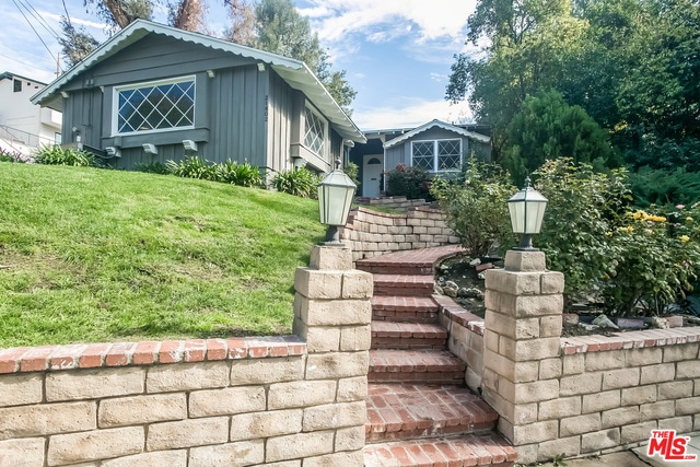 21802 Ybarra Rd, Woodland Hills, CA 91364 - photo 1