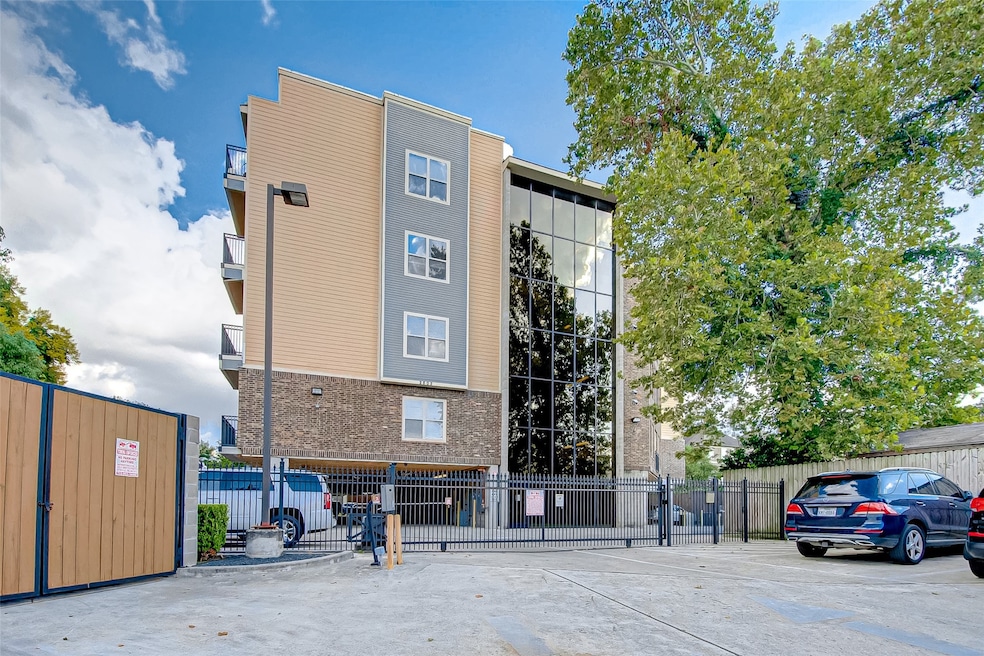 For Rent $2,400/month