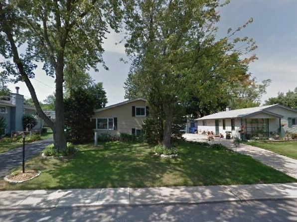 355 Delaware St, Carpentersville, IL 60110 - photo 1