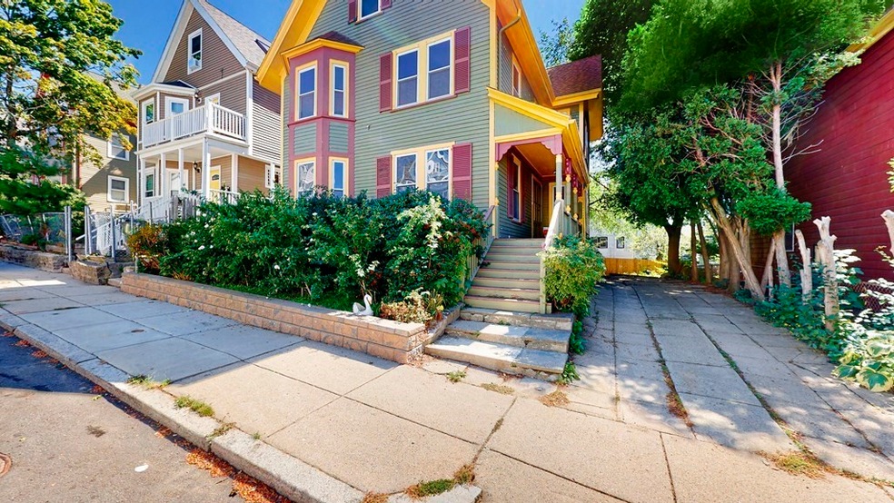 39 Dracut St unit 39, Dorchester Center, MA 02124 - photo 1