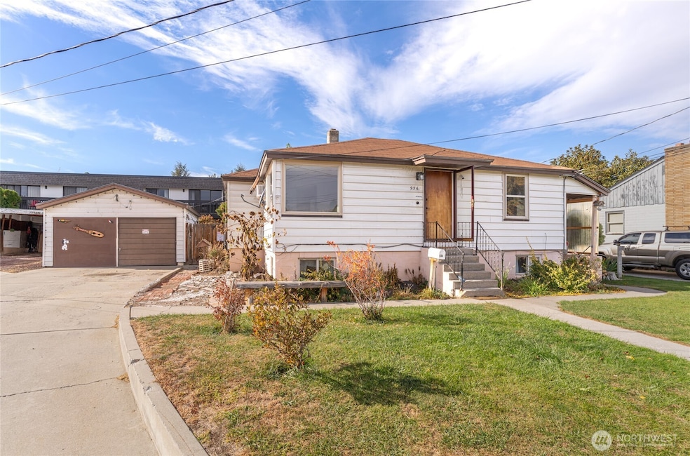 936 Vassar Ave, Wenatchee, WA 98801 - photo 1
