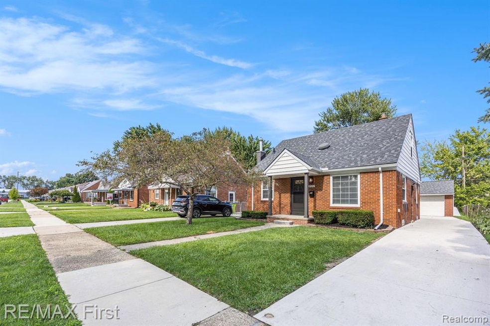 27232 Leroy St, Roseville, MI 48066 - photo 1