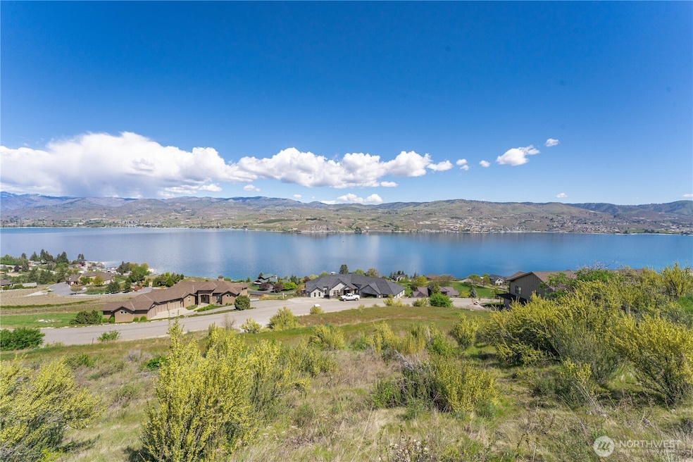 306 Clos Chevalle Rd, Chelan, WA 98816 - photo 1