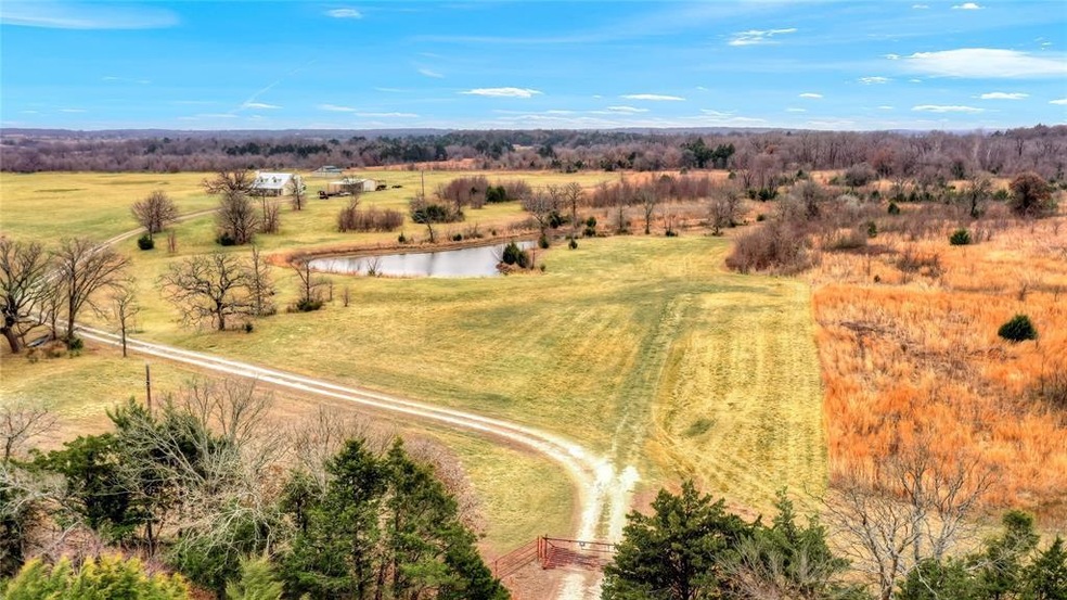 1070 County Road 114, Whitesboro, TX 76273 - photo 1