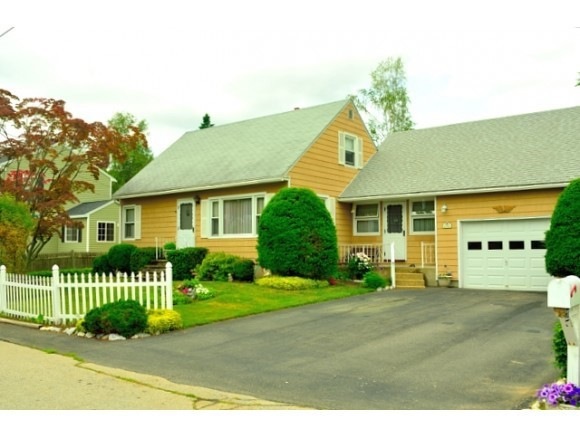 20 Dale St, Manchester, NH 03103 - photo 1