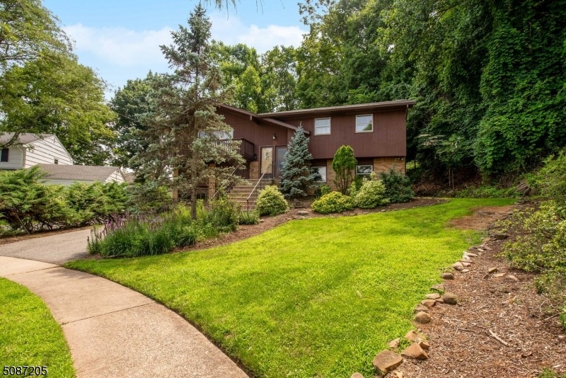 75 Burnett Terrace, West Orange, NJ 07052 - photo 1